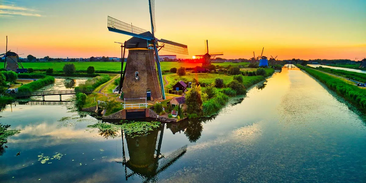 Holland_Hero_Kinderdijk