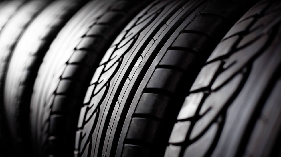 Blackcircles Fitting 4 tyres Spires Blackcircles Fitting 4 tyres Spires