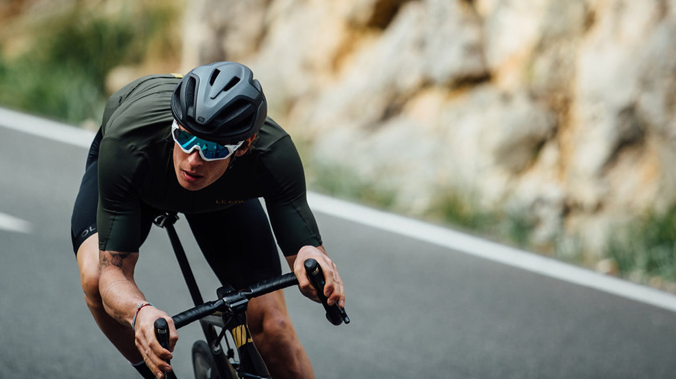 le col cycling apparel